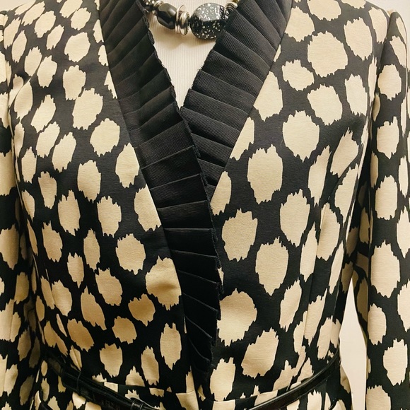 John Meyer Collection by Jacques Monier Women’s Suit - Picture 5 of 14